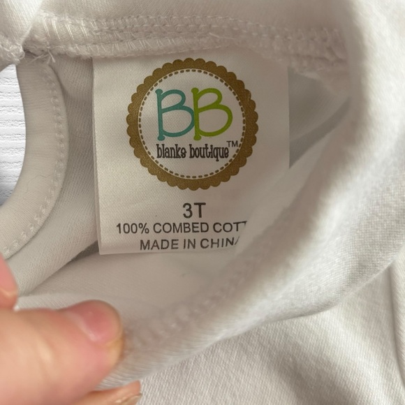 Heart Embroidered Peter Pan Collar Blouse - Picture 3 of 5